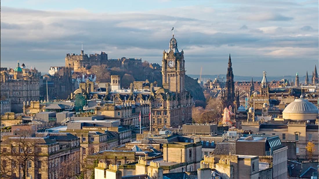 WT-IT Edinburgh: 3-Hour Walking Tour - Italian Tour Guide